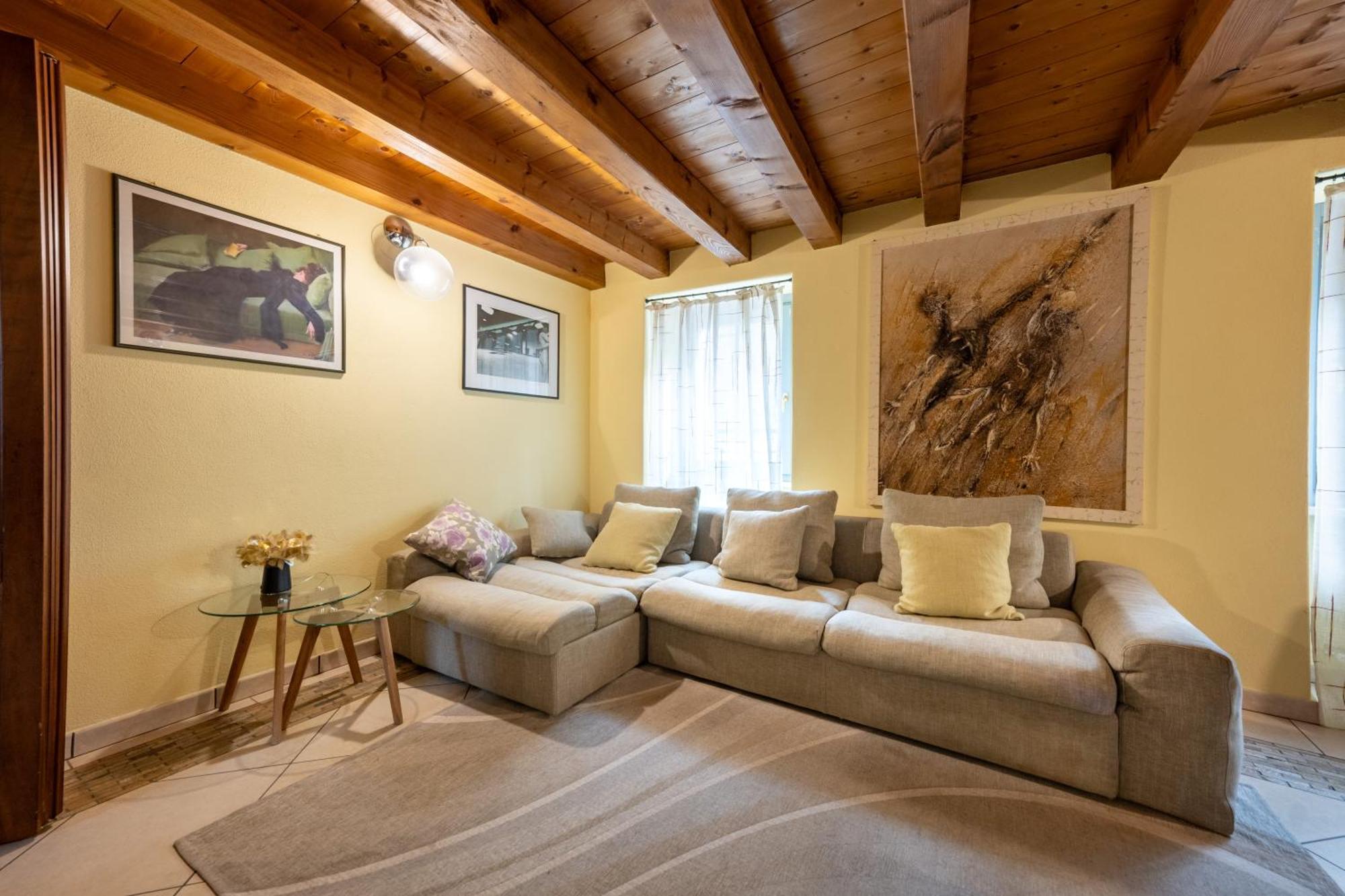 Alpine Apartment Aosta Buitenkant foto