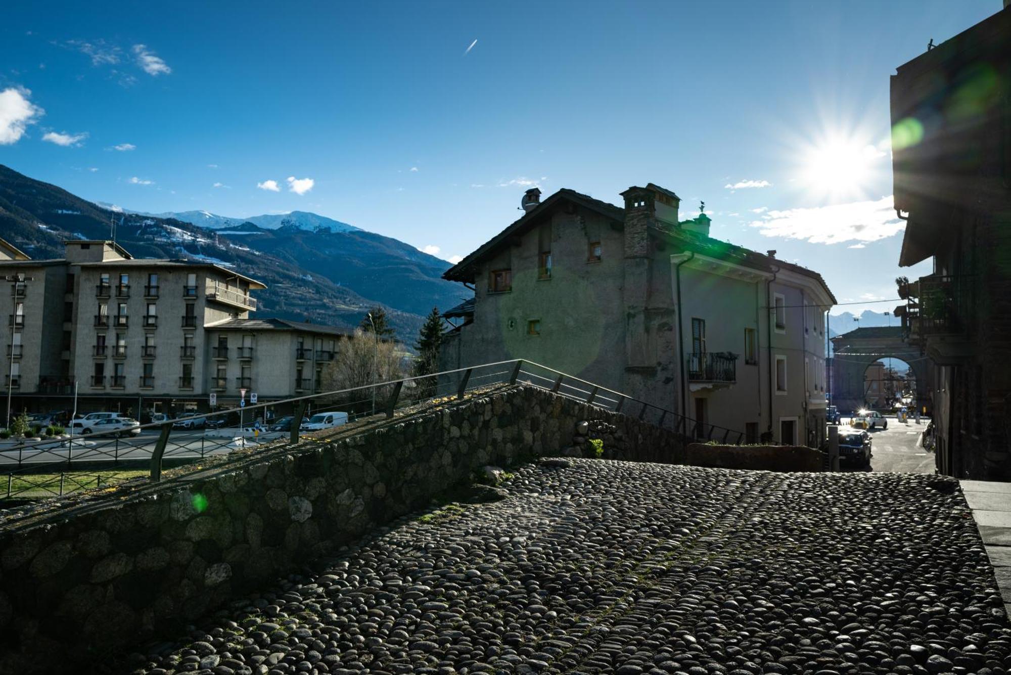 Alpine Apartment Aosta Buitenkant foto