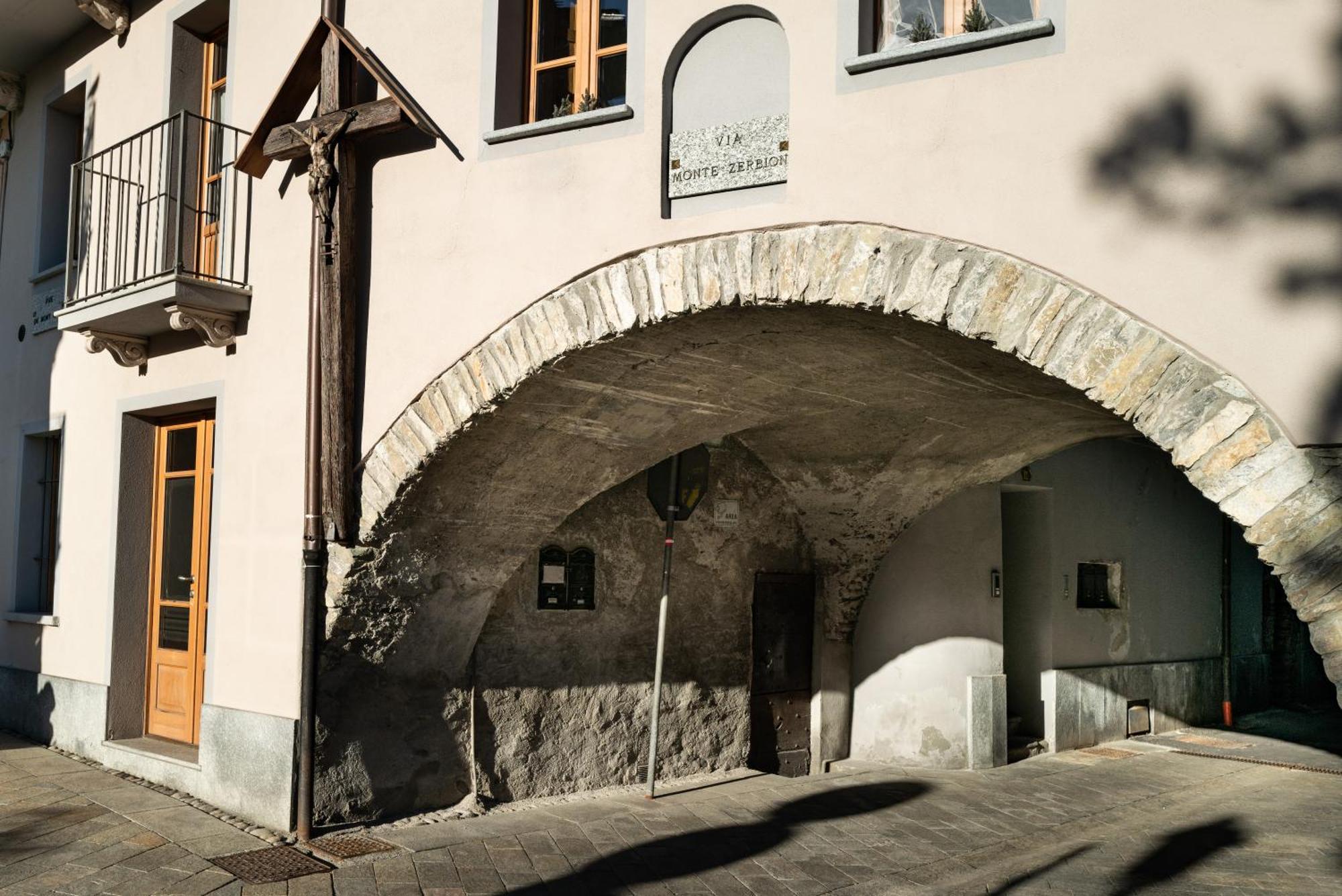 Alpine Apartment Aosta Buitenkant foto